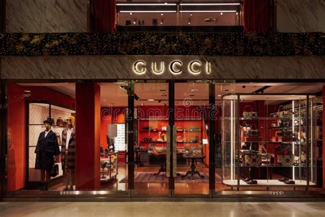 gucci negozio bologna|Gucci.